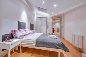 Поставка кроватей типа тахта в отель "ArtApart", г. Санкт-Петербург