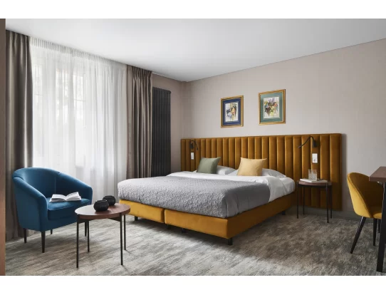 Изголовье  вертикальные полосы, высота 150см