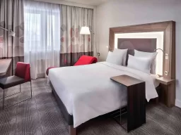 Кровать с матрасом Новотель